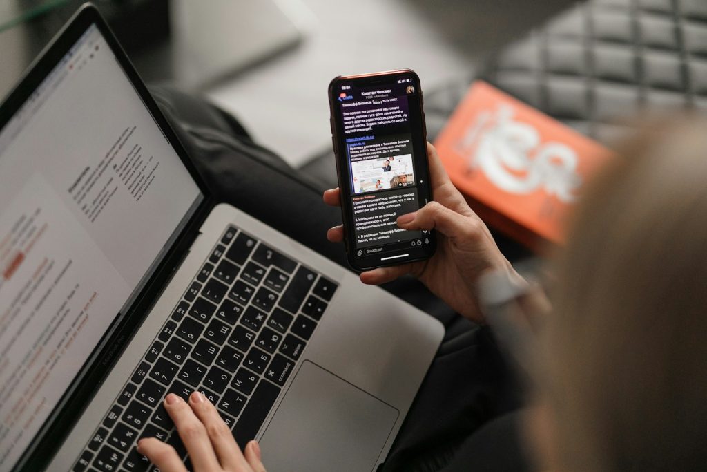Scrolling Media Sosial Bikin Tekanan Darah Naik